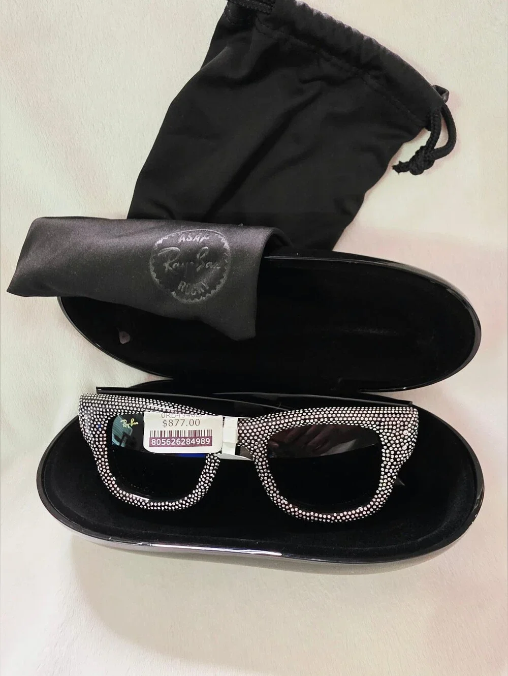 Ray-Ban Wayfarer Puffer Swarovski Crystal Pavé Edition sunglasses in black